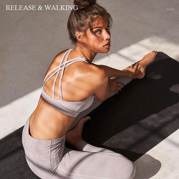 yoga outfit r&w reflective cross back women sports running bras gym bra vest sleeveless v neck high support hiit underwear
yoga outfit r&w reflective cross back women sports running bras gym bra vest sleeveless v neck high support hiit underwear