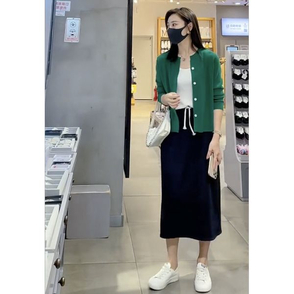 skirts black a-line 2021 autumn women's knitted cardigan two-piece suit skirt
skirts black a-line 2021 autumn women's knitted cardigan two-piece suit skirt