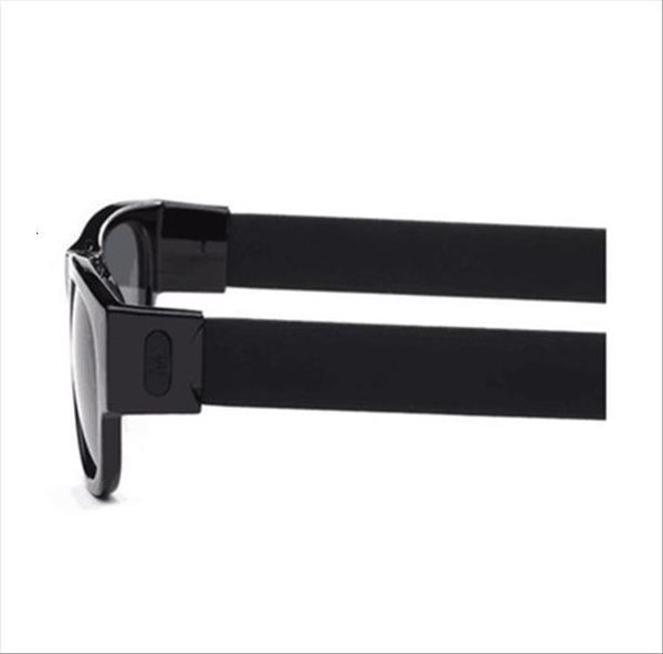 novelty mirror men polarized folding sunglasses arrival slap sport foldable wristband shades trend product, White;black
novelty mirror men polarized folding sunglasses arrival slap sport foldable wristband shades trend product, White;black