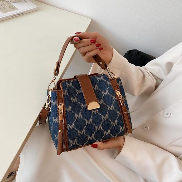 evening bags bag for women 2021 portable one shoulder messenger fashion simple women's printed bucket
evening bags bag for women 2021 portable one shoulder messenger fashion simple women's printed bucket
