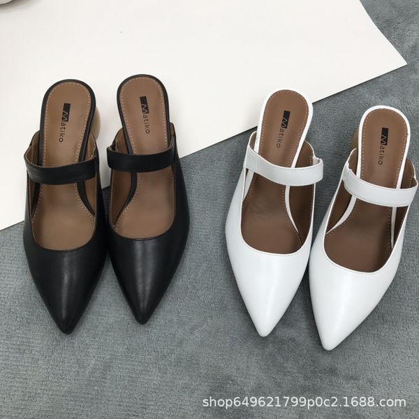 luxury shoes qing 2021 semi sandals wear egg outside, pointed baotou slippers, wood grain heel, middle heel muller sho, Black
luxury shoes qing 2021 semi sandals wear egg outside, pointed baotou slippers, wood grain heel, middle heel muller sho, Black