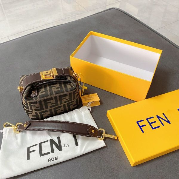 fashion f women's lunch box dog walking french sti one shoulder messenger make-up new ff zly bags handbag women luxurys bags
fashion f women's lunch box dog walking french sti one shoulder messenger make-up new ff zly bags handbag women luxurys bags