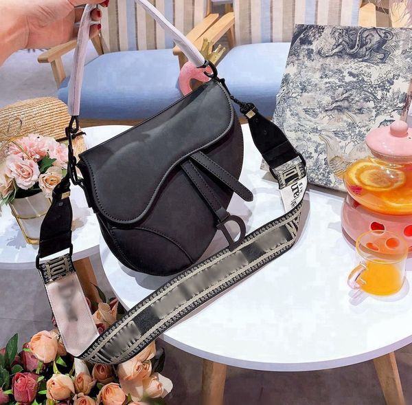2021 star style purse bag purses fashion tote women's crossbody shoulder backpack women handbag -d0399, Red;black
2021 star style purse bag purses fashion tote women's crossbody shoulder backpack women handbag -d0399, Red;black