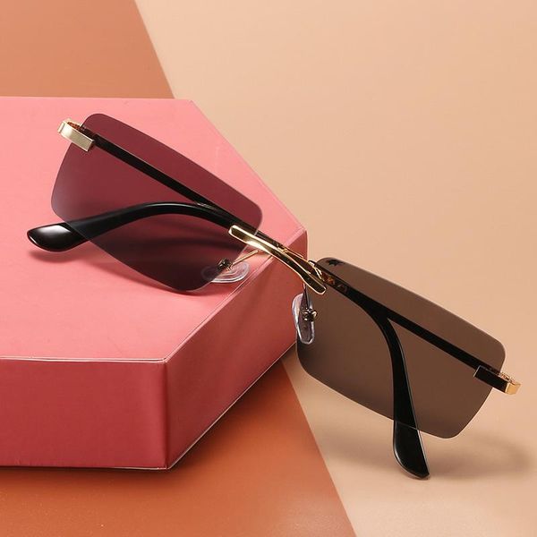 outdoor eyewear 2021 frameless fashion metal sunglasses female classic retro men's sun glasses design mirror uv400
outdoor eyewear 2021 frameless fashion metal sunglasses female classic retro men's sun glasses design mirror uv400