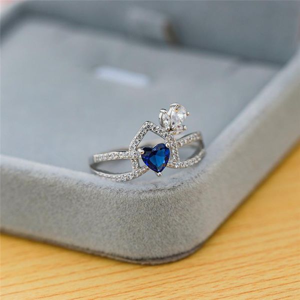 cluster rings elegant female blue zircon stone ring vintage 925 sterling silver wedding cute heart hollow for women, Golden;silver
cluster rings elegant female blue zircon stone ring vintage 925 sterling silver wedding cute heart hollow for women, Golden;silver