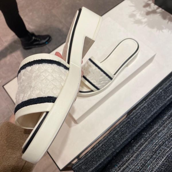80% off store online 2021 summer gift new one-word slippers women sandals striped classic outdoor vacation beach, Black
80% off store online 2021 summer gift new one-word slippers women sandals striped classic outdoor vacation beach, Black