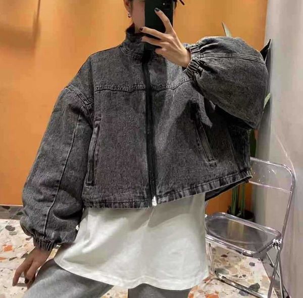 2021 Autumn and Winter Women's Short Zipper Letter Quilted Jacket Cardigan Rm32, Black
2021 Autumn and Winter Women's Short Zipper Letter Quilted Jacket Cardigan Rm32, Black