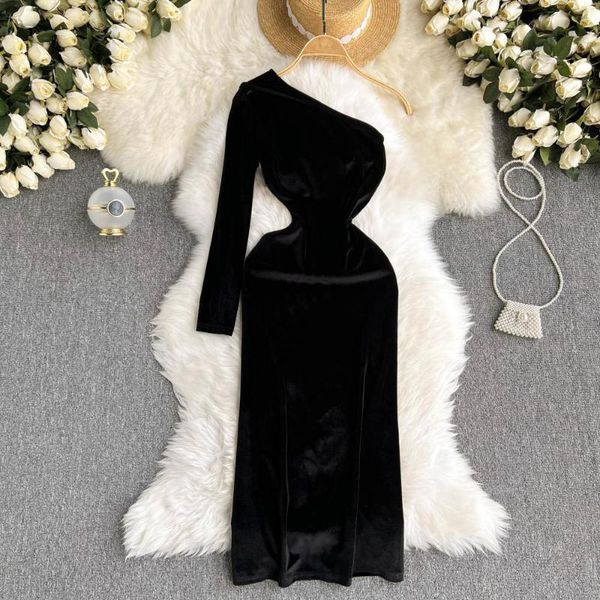 casual dresses one shoulder elegant party dress women black sleeve hollow out waist velvet maxi evening christmas long, Black;gray
casual dresses one shoulder elegant party dress women black sleeve hollow out waist velvet maxi evening christmas long, Black;gray