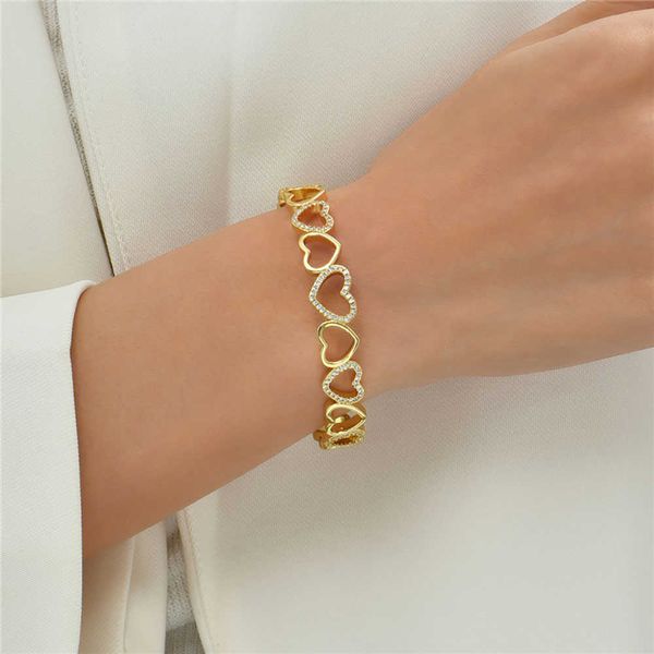 female copper bracelet with heart-shaped lock, golden european shutter, valentine's day gift, Golden;silver
female copper bracelet with heart-shaped lock, golden european shutter, valentine's day gift, Golden;silver
