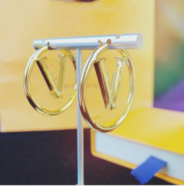2021 christmas gift designers earrings luxury jewelry elegant fashion women l earrings with box, Silver
2021 christmas gift designers earrings luxury jewelry elegant fashion women l earrings with box, Silver