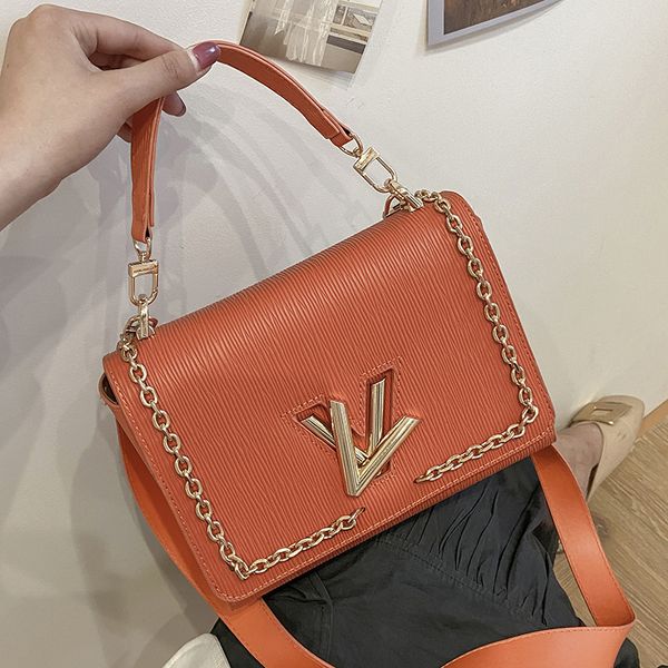 new arrive famous designer chain shoulder messenger bags women purse and handbags luxury fashion small square bags, Black;red
new arrive famous designer chain shoulder messenger bags women purse and handbags luxury fashion small square bags, Black;red