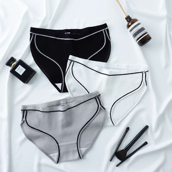 cool wind simple girls' underwear medium low waist black and white cotton women's briefs, Black;pink 
cool wind simple girls' underwear medium low waist black and white cotton women's briefs, Black;pink