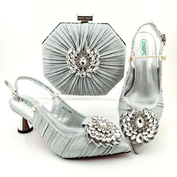dress shoes lastest italian design shinning pu material women and bag set decorated with metal fish bone in silver color for party, Black
dress shoes lastest italian design shinning pu material women and bag set decorated with metal fish bone in silver color for party, Black