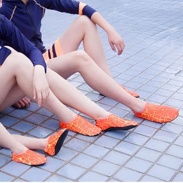 sports socks ly 1 pair men women diving anti-slip thicken bottom breathable fast dry snorkeling bfe88, Black
sports socks ly 1 pair men women diving anti-slip thicken bottom breathable fast dry snorkeling bfe88, Black