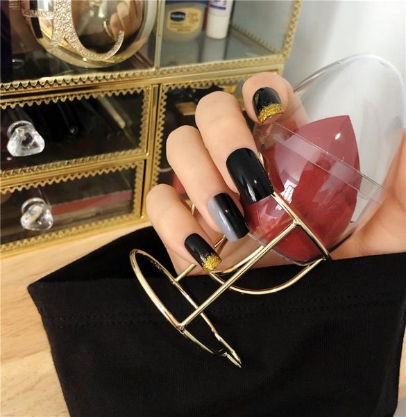 pcs black and gray gradient ins style scrub wearable fake press on nails gold glitter long square artificial with glue1, Red;gold
pcs black and gray gradient ins style scrub wearable fake press on nails gold glitter long square artificial with glue1, Red;gold
