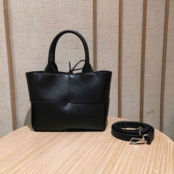 wholesale bottage bvs leather women's fashion simple hand woven shopping large capacity handbag yw
wholesale bottage bvs leather women's fashion simple hand woven shopping large capacity handbag yw