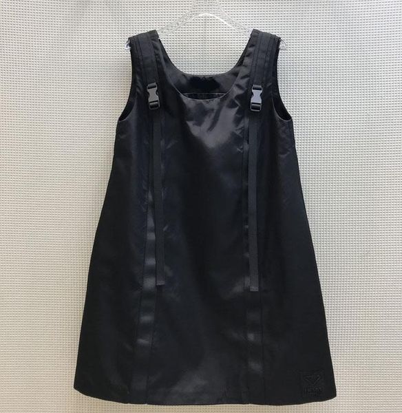 casual dresses 2021 brand designer summer women black nylon mini buckles sleeveless preppy style dress s242, Black;gray
casual dresses 2021 brand designer summer women black nylon mini buckles sleeveless preppy style dress s242, Black;gray