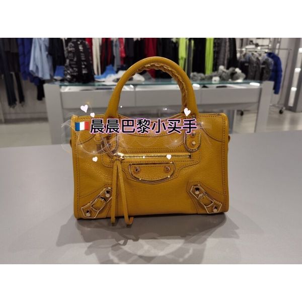 factory outlet luxury handbags and storage purchase paris / women's bag city rivet ingot locomotive single shoulder handbag messenger
factory outlet luxury handbags and storage purchase paris / women's bag city rivet ingot locomotive single shoulder handbag messenger