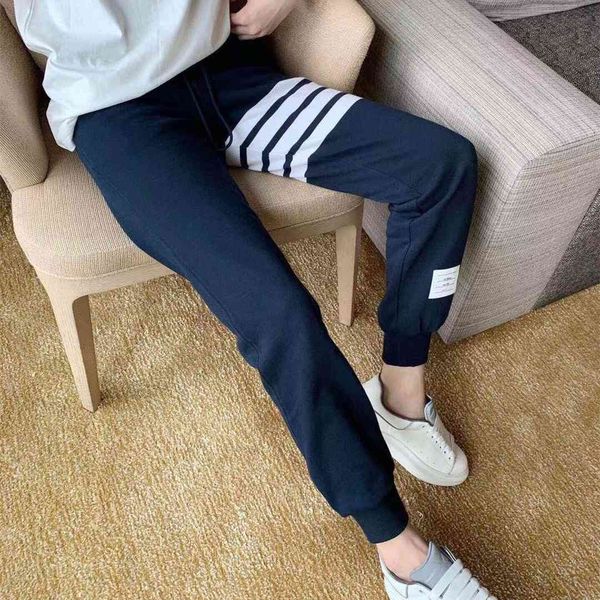 21ss spring summer new tom four bar striped yarn dyed pants sports leggings trend men's and women's fashion, Black;white
21ss spring summer new tom four bar striped yarn dyed pants sports leggings trend men's and women's fashion, Black;white