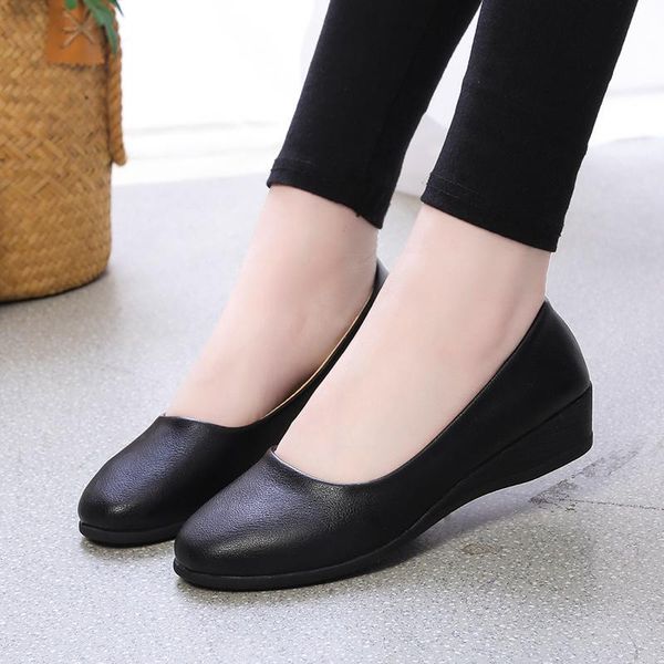 dress shoes spring autumn women wedges pumps low heels boat black grandmother soft basic work zapatos mujer 8072l
dress shoes spring autumn women wedges pumps low heels boat black grandmother soft basic work zapatos mujer 8072l