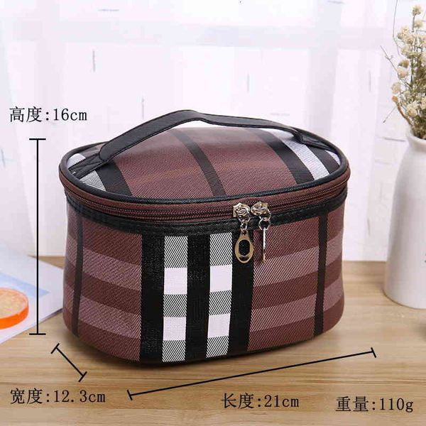 cosmetic bags handbagsbritish style pattern fashion makeup box multifunctional portable storage simple
cosmetic bags handbagsbritish style pattern fashion makeup box multifunctional portable storage simple