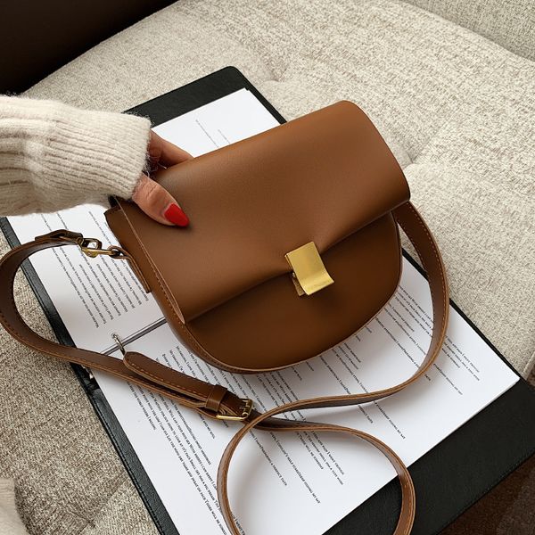 hangbags 2021 fashion simple versatile saddle bag women's small fresh temperament single shoulder messenger
hangbags 2021 fashion simple versatile saddle bag women's small fresh temperament single shoulder messenger