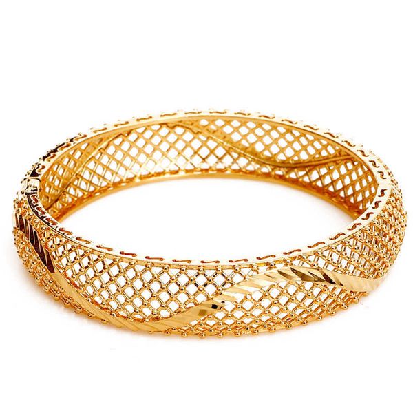 2020 fashion luxury gold silver color hollow jewelry bangles for women men charm engagement bangle&bracelet gifts pulseras q0719, Black
2020 fashion luxury gold silver color hollow jewelry bangles for women men charm engagement bangle&bracelet gifts pulseras q0719, Black