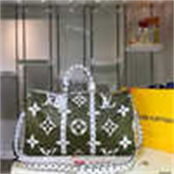 boston body new large-capacity handbag brand bag pillow bag handbags iconic designer handles shoulder bags totes cross luxury m44590 bag
boston body new large-capacity handbag brand bag pillow bag handbags iconic designer handles shoulder bags totes cross luxury m44590 bag