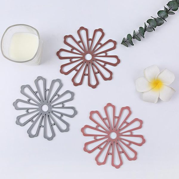 mats & pads sell multi-function coasters thick flower shape heat-resistant silicone anti-slip kitchen utensils
mats & pads sell multi-function coasters thick flower shape heat-resistant silicone anti-slip kitchen utensils