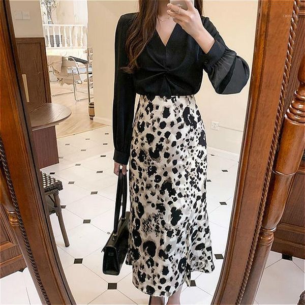 skirts leopard straight satin mid-calf summer side slit chic streetwear high waist skirt, Black
skirts leopard straight satin mid-calf summer side slit chic streetwear high waist skirt, Black