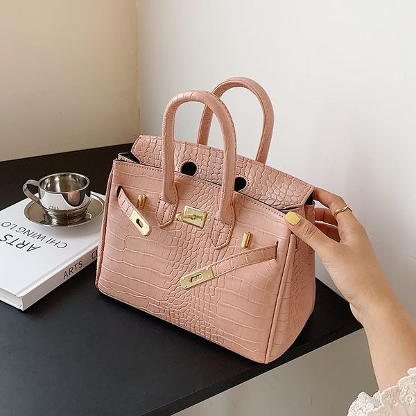 factory outlet design french minority texture crocodile pattern handbag women's 2021 new fashion atmosphere large capacity bag
factory outlet design french minority texture crocodile pattern handbag women's 2021 new fashion atmosphere large capacity bag