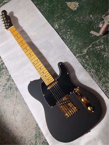 custom tel electric guitar, matte black guitar,ss pickhps,yellow binding fixed bridge,gold buttons,yellow maple fingerboard
custom tel electric guitar, matte black guitar,ss pickhps,yellow binding fixed bridge,gold buttons,yellow maple fingerboard