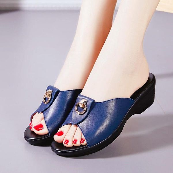 blue sewing pu soft patent leather platform wedges slippers fish mouth light non-slip shoes metal decoration flat, Black
blue sewing pu soft patent leather platform wedges slippers fish mouth light non-slip shoes metal decoration flat, Black