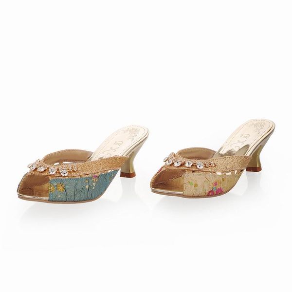 big size 34-43 summer fashion women mixed color sweet rhinestone special material med heel sandals 2colors slippers, Black
big size 34-43 summer fashion women mixed color sweet rhinestone special material med heel sandals 2colors slippers, Black