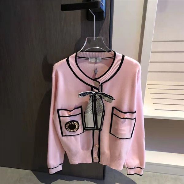 designer fashion women's knitted cardigan sweater with wheat badge and silk scarf0b5o, White;black
designer fashion women's knitted cardigan sweater with wheat badge and silk scarf0b5o, White;black