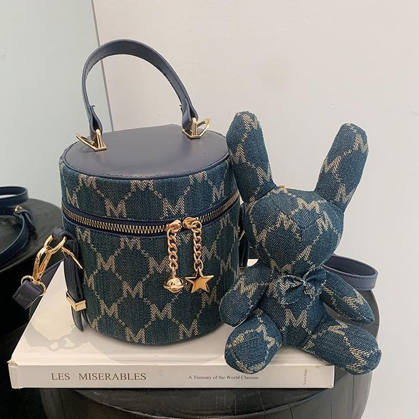 evening bags elegant female cylinder tote bag 2021 high-quality jacquard women's designer handbag shoulder messenger
evening bags elegant female cylinder tote bag 2021 high-quality jacquard women's designer handbag shoulder messenger