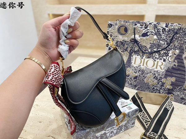 luxury leather fashion shoulder bags women's classic handbags flower crossbody purse -l0136, Red;black
luxury leather fashion shoulder bags women's classic handbags flower crossbody purse -l0136, Red;black