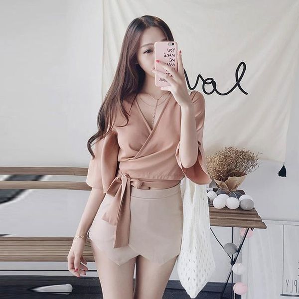 women's blouses & shirts 2021 summer v-neck cross-tie short paragraph wild temperament pure color chiffon shirt, White
women's blouses & shirts 2021 summer v-neck cross-tie short paragraph wild temperament pure color chiffon shirt, White