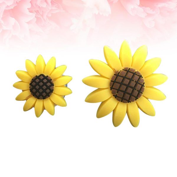 car air freshener 2pcs sunflower shape perfume clip creative rubber diffuser auto interior ornament adornment for decoration (1 
car air freshener 2pcs sunflower shape perfume clip creative rubber diffuser auto interior ornament adornment for decoration (1