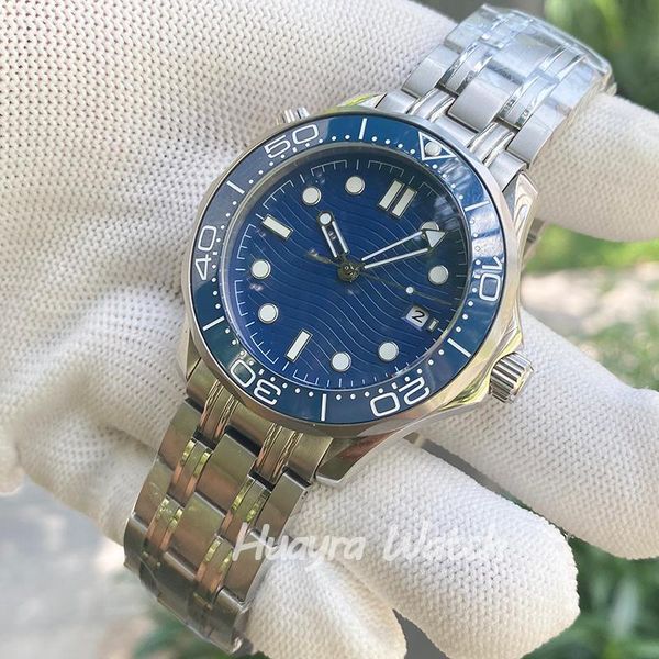 wristwatches 41mm blue dial ceramic bezel stainless steel automatic men's watch glass screw in crown date, Slivery;brown
wristwatches 41mm blue dial ceramic bezel stainless steel automatic men's watch glass screw in crown date, Slivery;brown
