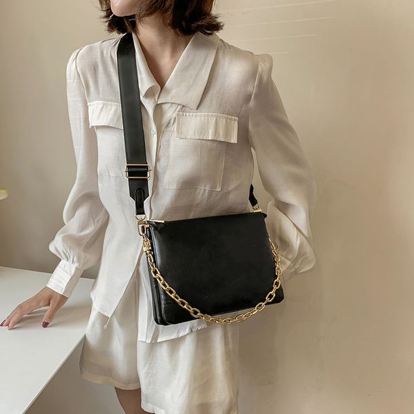 dropship 3color classical brand designer envelope bag printed old flower with chain women's shoulderbag 25*19cm multi pocket 7209
dropship 3color classical brand designer envelope bag printed old flower with chain women's shoulderbag 25*19cm multi pocket 7209