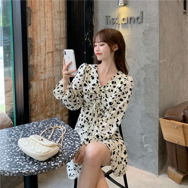 spring 2021 new skirt fairy forest long sleeve drawstring floral dress, Black;gray
spring 2021 new skirt fairy forest long sleeve drawstring floral dress, Black;gray