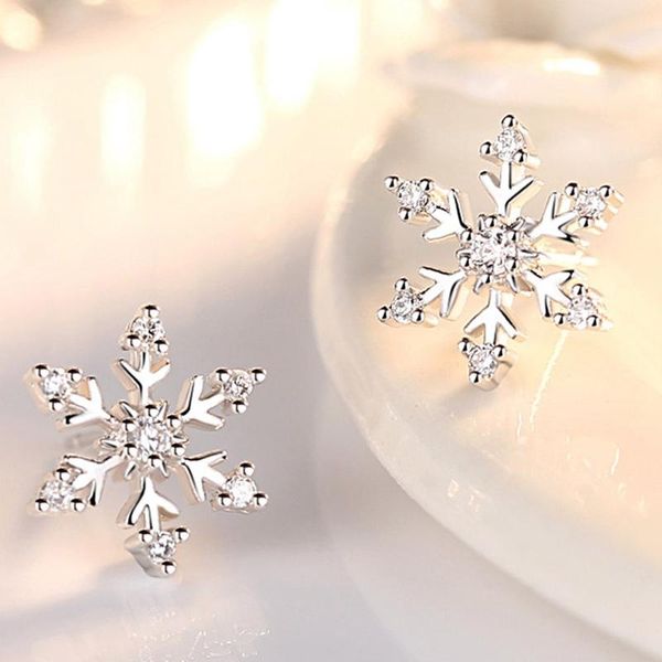 trendy crystal snow flake stud earrings for women exquisite snowflake statement earring fashion jewelry christmas bijoux, Golden;silver
trendy crystal snow flake stud earrings for women exquisite snowflake statement earring fashion jewelry christmas bijoux, Golden;silver