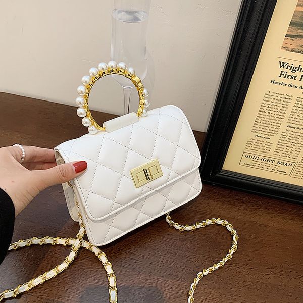 evening bag lingge pearl metal portable small square 2021 one shoulder women's fashion messenger
evening bag lingge pearl metal portable small square 2021 one shoulder women's fashion messenger