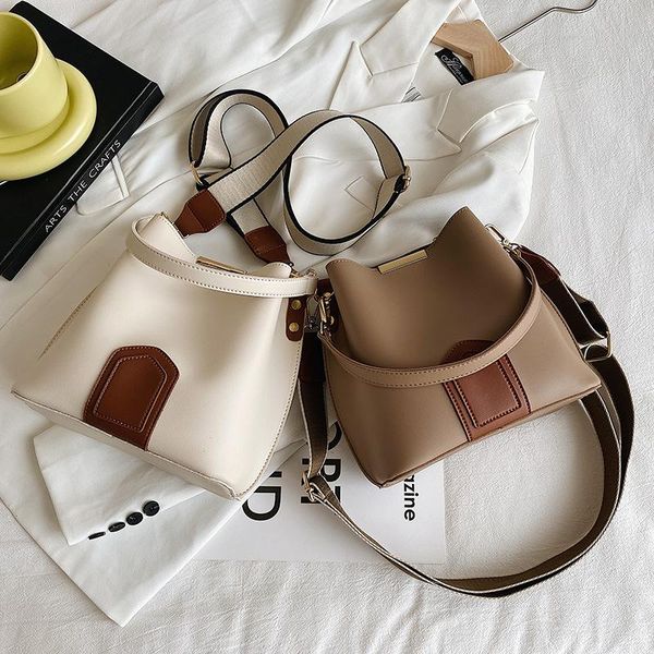 evening bags foreign air bag handbags 2021 fashion small square shoulder texture messenger handbag
evening bags foreign air bag handbags 2021 fashion small square shoulder texture messenger handbag