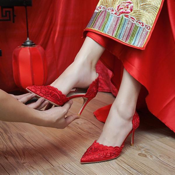 dress shoes wedding female 2021 nian red style bridal chinese traditional silk fabrics heels thin heel, Black
dress shoes wedding female 2021 nian red style bridal chinese traditional silk fabrics heels thin heel, Black