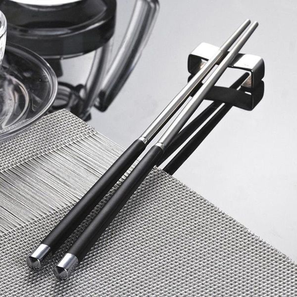 1pairs 304 stainless steel chopsticks black korean non-slip chop stick china flatware tableware gift 
1pairs 304 stainless steel chopsticks black korean non-slip chop stick china flatware tableware gift
