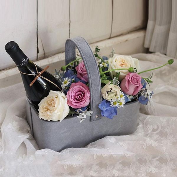 rectangular suede handle gift wine flower arrangement floral packaging box for mother's day wrap
rectangular suede handle gift wine flower arrangement floral packaging box for mother's day wrap