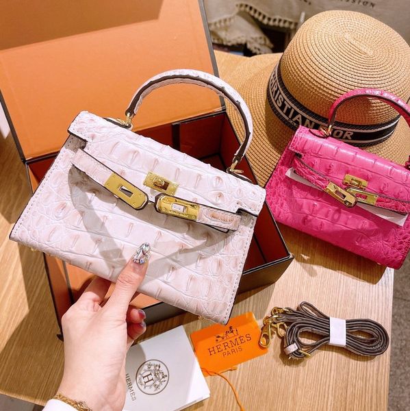 2021 fashion women bag famous casual designer messenger cross body chain handbag satchel purse cosmetic bags -l3117, Red;black
2021 fashion women bag famous casual designer messenger cross body chain handbag satchel purse cosmetic bags -l3117, Red;black