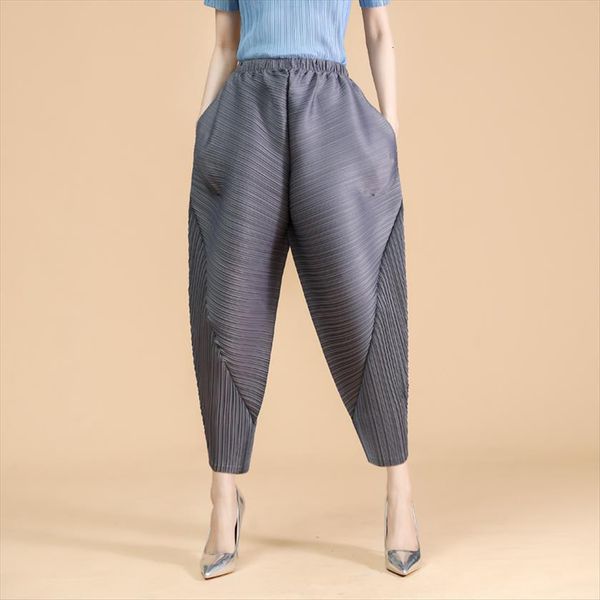 carrot miyak pleated loose women capri pocket elastic high waist harem trousers korean style female summer casual bloomers, Black;white
carrot miyak pleated loose women capri pocket elastic high waist harem trousers korean style female summer casual bloomers, Black;white
